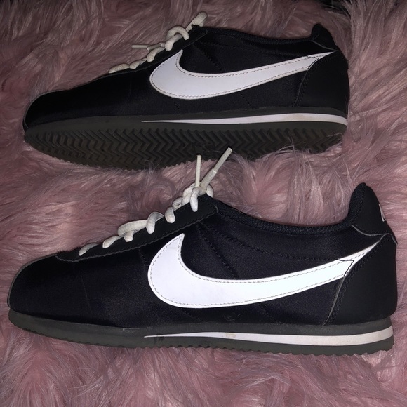 nike cortez poshmark